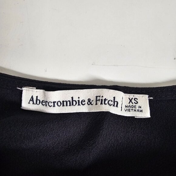 Abercrombie & Fitch Black Long Sleeve V-Neck Shirt Blouse Smocked Back Womens XS - Picture 3 of 8